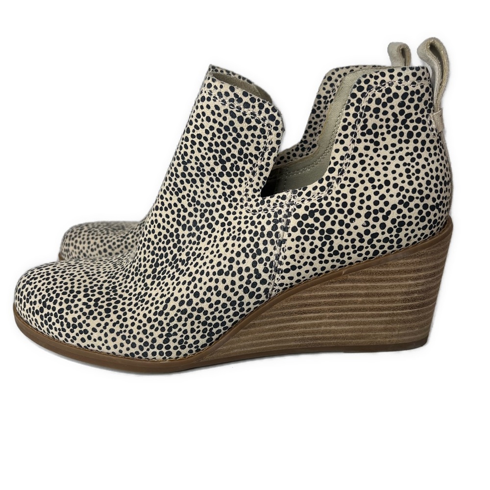 Toms Spotted Cream and Black Wedge Boots